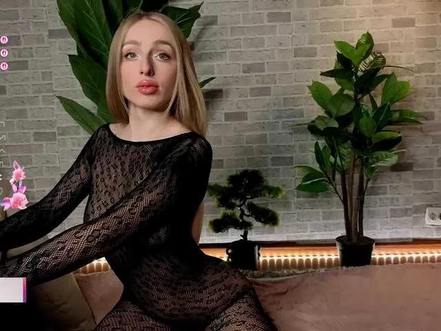 babyyyluna — Manners, kisses, sensitive touches over my body.... playful tongue exploring nice & slow. 