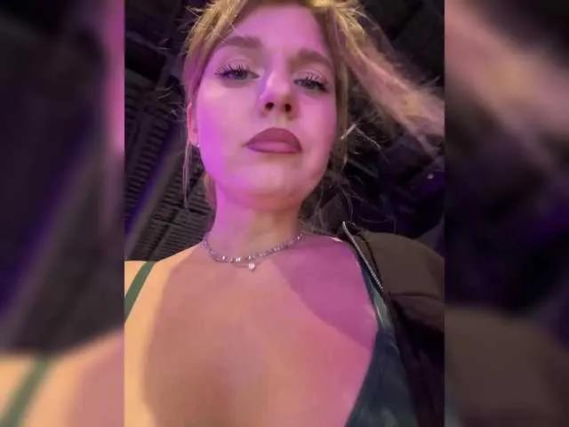 KotiMrrr — When I am treated with care)
Your intelligence, kindness,
your activity, your sense of humor and your generosity) loyalty only for me!