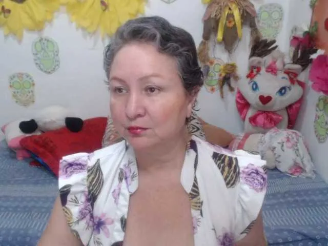 LADYQUEEN520's avatar