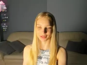 18kira18 — Hi everyone my name is #shy Kira #teen #new #18 #anal // GOAL take off  bra and body milk [245 tokens remaining]