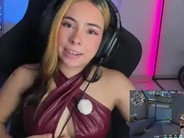 aishelyng20 — GOAL: 3 spanks [15 tokens remaining] Welcome to my hot room (I'm in red days) #latina #smile #cute #new #18