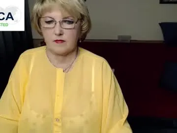 beautiful_lina7 — GOAL: kiss passionately [27 tokens remaining] I invite you to my sensual world #lovense #nonude #mommy #bigboobs #mature