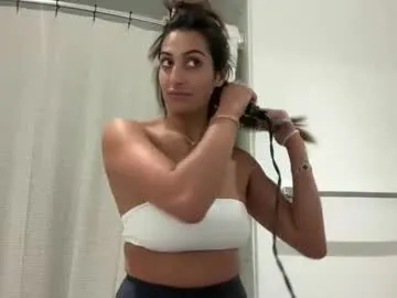 camiliakxoxo — top off #tease #foryou #fl #topless #bigtits #natural #latina #arab #girl [555 tokens remaining]