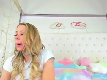 caseykissesxoxo — [999 Left] Tits OUT #trans #lesbian #cumshot #bigcock #gay #bi