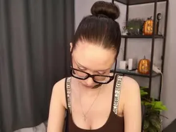 daily_glam — doggy teasing ~ Hello there! Ima #nonude model with #skinny body #bigass and very nice #tits. Btw im into #c2c and #roleplay [25 tokens remaining]