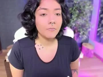 evelynaradia's avatar