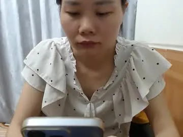 girlbaee — I get naked and cum [500 tokens remaining]