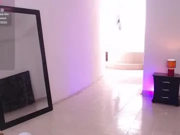 miascarlet_16 — GOAL: baile sensual [70 tokens remaining] I want to realize my lower perversions, do you accompany me? #daddy #teen #slut #18 #cuckold