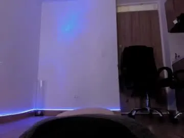 mikeyvioleta's avatar