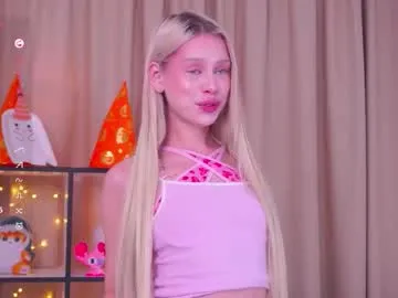 platinum_babe — Goal: Lift up top and squeeze my tits |Hi guys, I'm #new, my PVT is open, welcome <3 |   #cute #young #lovense #shy [8 tokens remaining]