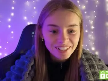 Chaturbate roxxxie_reid is Freechat roxxxie_reid — ITS ME MARRIOOO #feet #smalltitties #fit #18