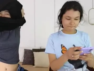 sexychanell_18 — #squirt #hairy #lesbian #dirty #smalltits [1000 tokens remaining]