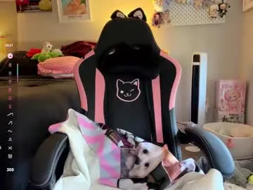 susannahxx — lush is in :) buzzzz meeee - Goal: titties out :))) #cute #natural #bush #fit #lush