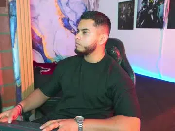 tyler_price01 — Flexing biceps and legs [41 tokens left] #new #cum #hairy #lovense #muscle