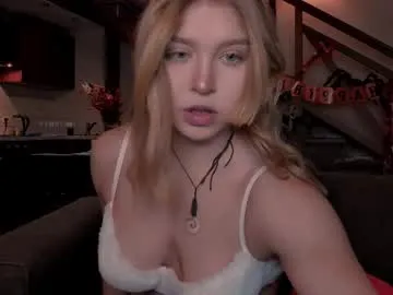 vanillalivitski — GOAL: GET NAKED and paint the muscle gold [1112 tokens remaining] Welcome My name is Vanilla, let's get acquainted! #lovense #new #blonde #muscle #fit