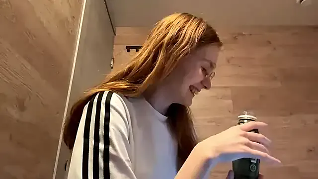 StripChat AriellaVenturi is Freechat AriellaVenturi — show tongue