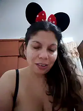 Carliina_Soussa — Dancing, and touching