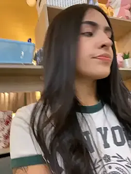 StripChat DaphneUwu is Freechat DaphneUwu — Vibrations for my pussy :heart::fire: