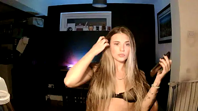 StripChat EllieEllxx is Freechat EllieEllxx — Bounce these boobs for you