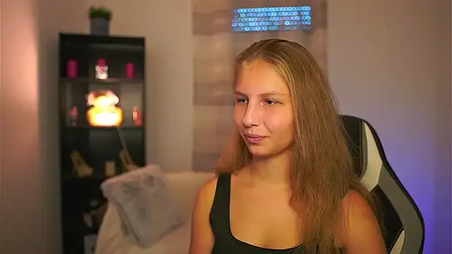 StripChat emmie_murray is Freechat emmie_murray — Playful striptease :)