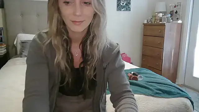 Heyitsmee33's avatar