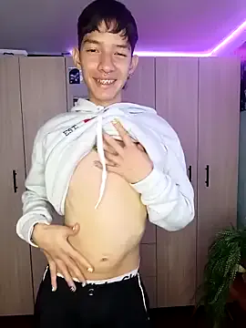 heyy_noah11 — Show hole 