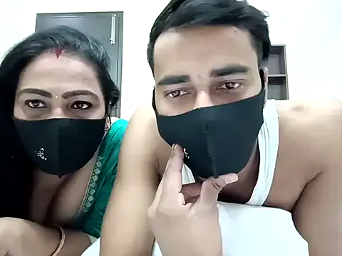 StripChat horny_milf_couple is Group horny_milf_couple — Show Aunty's ass hole in public