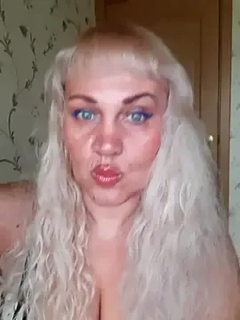 IsabellaBoni — Spank ass25  and fingers