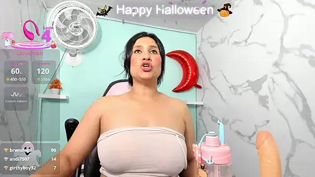 karime_sexygirl — open legs