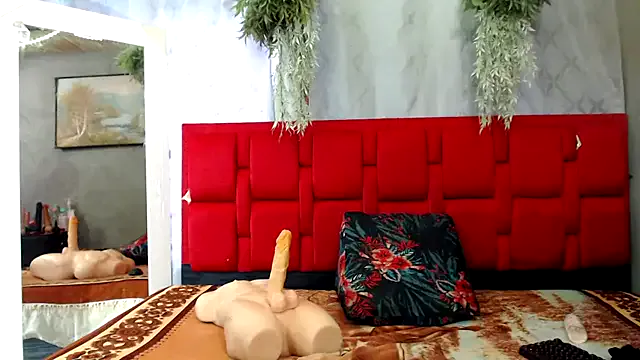 LEONORA_LUJAN77's avatar