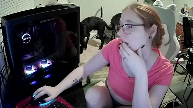 LilyFoxxx model from StripChat