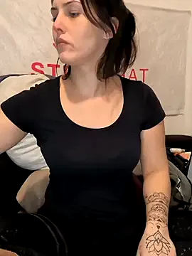 Linalicious — Freechat on StripChat