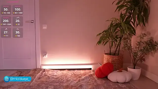 Miablueye — Anal with fuckmachine long time