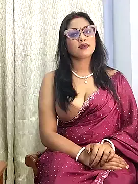 StripChat Queen_Doll is Group Queen_Doll — IPHONE 17