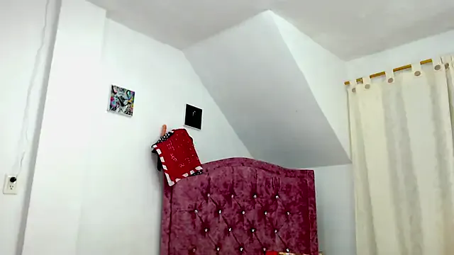 StripChat Rossestoner is Freechat Rossestoner — both girls naked, kissing with tongue