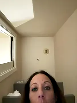 StripChat spycyfanny is Freechat spycyfanny — Topless au boulot