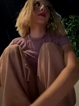 StripChat SweetBunnyGF is Private SweetBunnyGF — RUB PUSSY WITH TOY DICK!!!