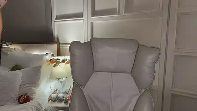 StripChat UrLillShy is Freechat UrLillShy — lets get creamy dripping and finger me